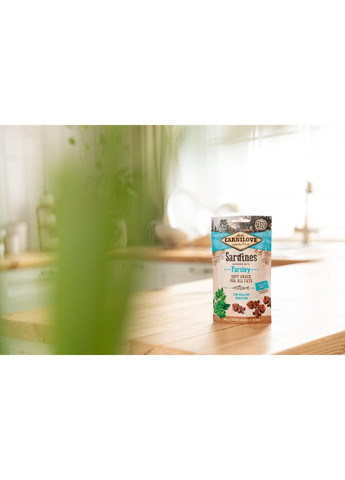 Ласощі Cat Semi Moist Snack для котів, сардина та петрушка, 50 г Carnilove (365593390)