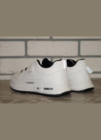 Білі осінні кросівки для дівчинки білі з чорними шнурками та підкладкою W.Niko