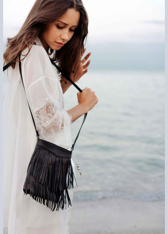 Шкіряна жіноча сумка з бахромою міні-кроссбоді Fleco чорна (A-026291) BlankNote кросс-боди (327874353)