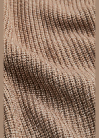 Бежевое платье зимнее H&M