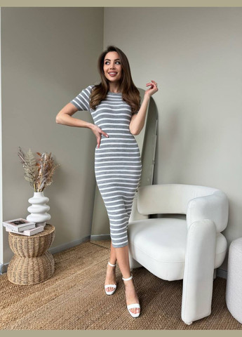 Сіра повсякденний жіноча сукня в смужку довжини міді MonCher в смужку