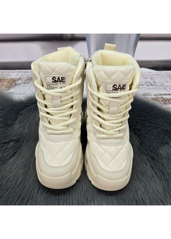 Белые повседневные зимние ботинки зимние для девочки на объемной подошве утепленные овчиной Jong Golf