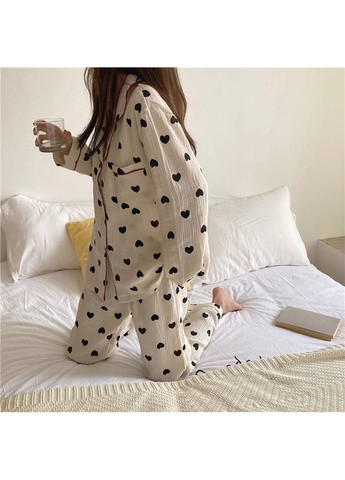 Біла всесезон піжама муслінова солодкі сни домашній брючний комплект в класичному стилі біла з чорними серцями сорочка + брюки No Brand Піжама муслінова в чорні сердечка біла