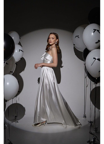 Молочна вечірня сукня асиметрія максі 25004 молочна Tanita-Romario