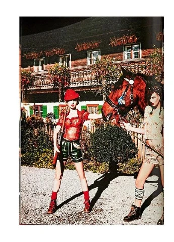 Ellen von Unwerth. Heimat. Art Edition No. 201-300 'Spy Device' Taschen (392247342)