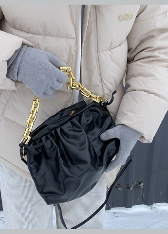 Женская сумка пельмень с пластмассовой цепочкой черная No Brand (289199489)