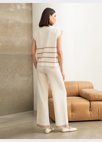 брючний костюм молочного кольору дрібної в'язки з жилетом у смужку Dressa (324103576)