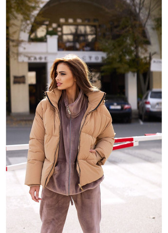 Бежевая зимняя бежевая куртка пуховик Seventeen