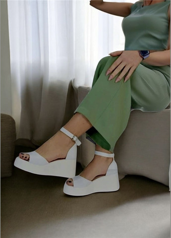 Белые босоножки No Brand