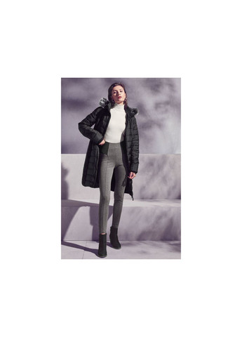 Черная демисезонная зимняя куртка водоотталкивающая и ветрозащитная для женщины 362839 Esmara