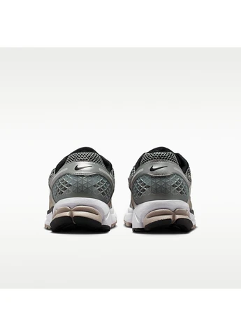 Сірі кросівки zoom vomero 5 grey fj4151-007 демісезон Nike