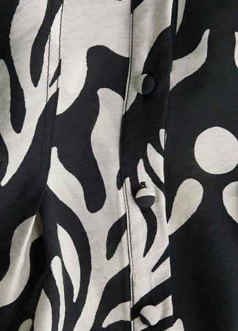Чорна кежуал сукня H&M з абстрактним візерунком