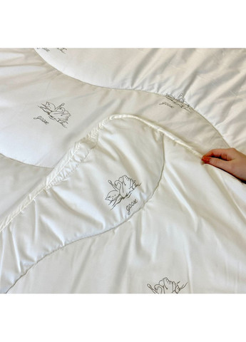 Ковдра двоспальна стьобана Soft Лебяжий пух 21425 170x210 см біла Viluta (365963964)