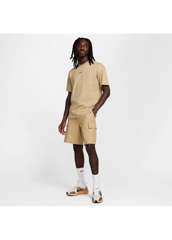 Бежева футболка чоловіча premium essentials beige Nike