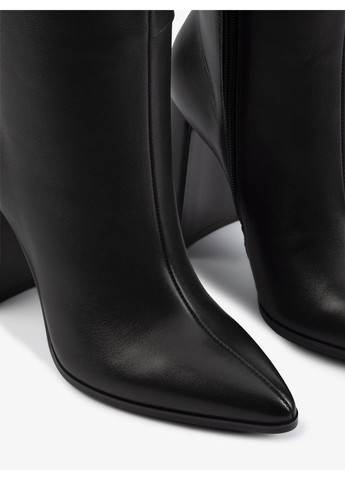 Осенние женские сапоги на каблуке 1100591 Buts