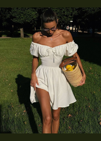 Молочна повсякденний легка міні сукня з пишною спідницею Adelante однотонна