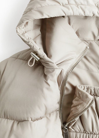 Светло-бежевая зимняя куртка H&M