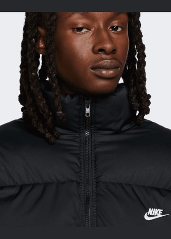 Черная демисезонная куртка мужская portswear club puffer fb7368-010 primaloft зима черная Nike