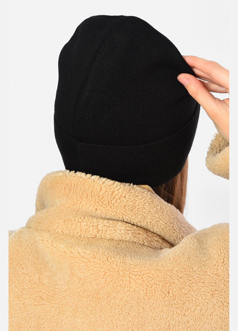 Шапка зимняя подростковая с нашивкой черного цвета Let's Shop (308202373)