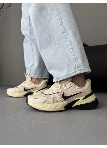 КРОСІВКИ ЖІНОЧІ NIKE V2K RUNTEKK BEIGE/BLACK НАЙК В2К РАНТЕК ЧОРНІ No Brand чорні демісезони (392016807)