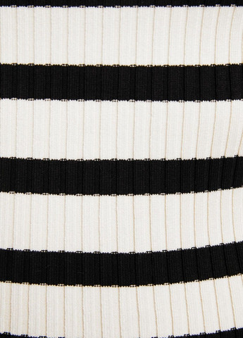 Черно-белый демисезонный свитер Bershka