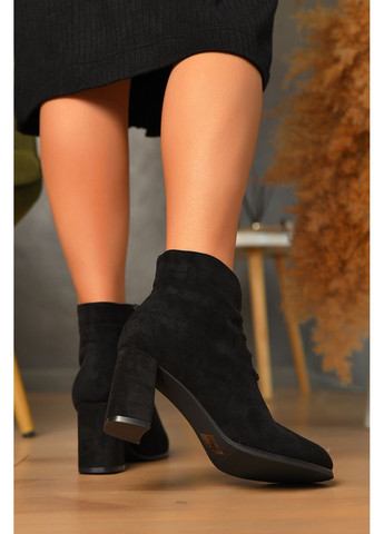 Черевики жіночі демісезонні чорного кольору Let's Shop (361146299)