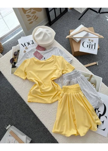 Жіночий костюм з футболки та спідниці-шортів No Brand (399426781)