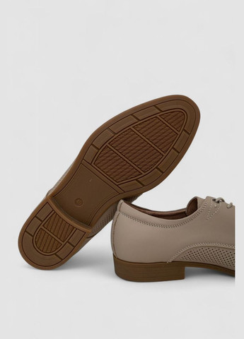 Темно-бежевые туфли мужские с перфорацией KangFu