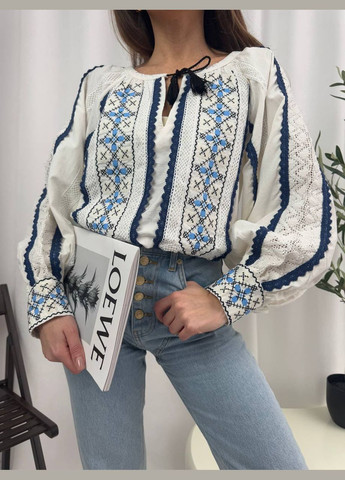 Біла вишиванка з синім орнаментом і мережевом ESQ вільна бавовна (319322784)