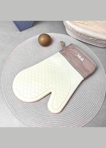 Силіконова рукавичка-прихватка для гарячого Milk No Brand (366818088)