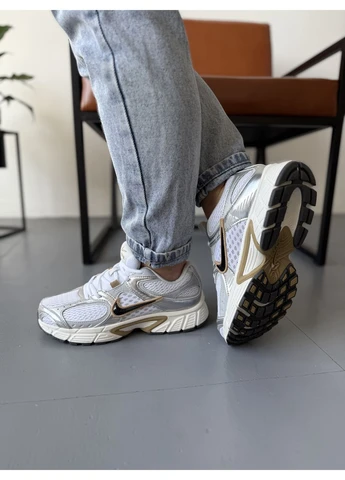 Серые летние кроссовки nike zoom vomero 5 rnr silver gold найк зум вомеро 5 No Brand