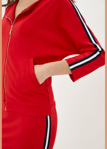 Жіночий спортивний костюм зі спідницею, червоного кольору із лампасами. ORA (282737179)
