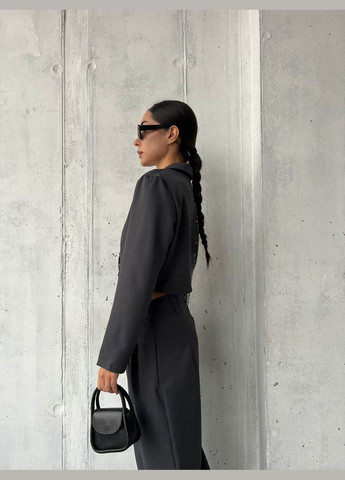 Женский темно-серый костюм укороченный пиджак со змеиным принтом и прямыми брюками No Brand костюм (293061519)