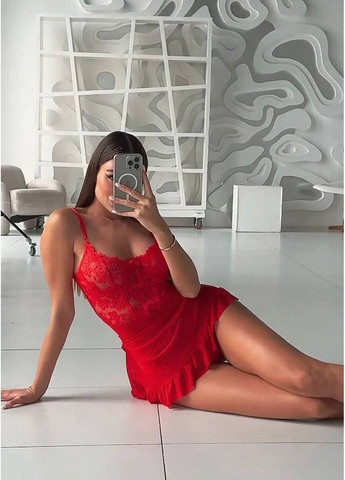 Спокуслива мереживна сукня з акцентним декольте пеньюар з мереживним верхом на бретельках з регуляторами та трусиками стрінги Cindylove (363134579)