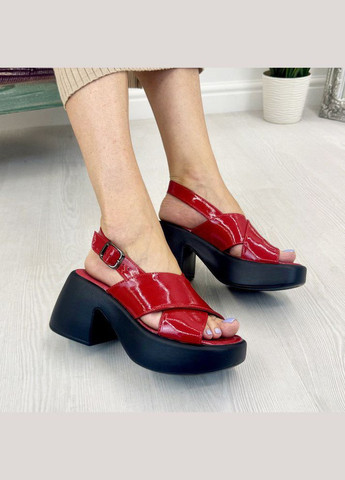 Босоніжки жіночі лакові на широкому підборі. Колір червоний. 39 розмір Vasha para (303932008)