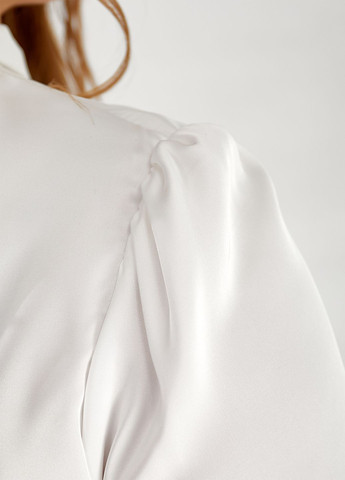 Біла шовкова блуза з довгими рукавами No Brand