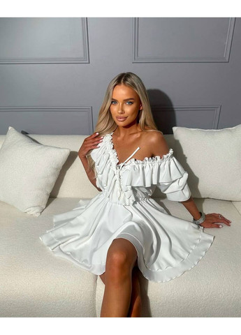 Білий ніжна сукня з воланами та пишною спідничкою з пишною спідницею No Brand