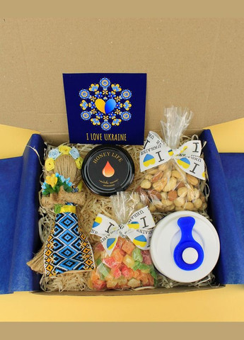 Подарунковий набір Українка дівчині, мамі, брату, сестрі, подрузі, хлопцю, жінці, на день народження, свято (8-1285) Кукумбер (297743585)