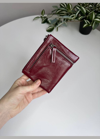 Жіночий гаманець з екошкіри на магніті середнього розміру Saralyn (296660701)