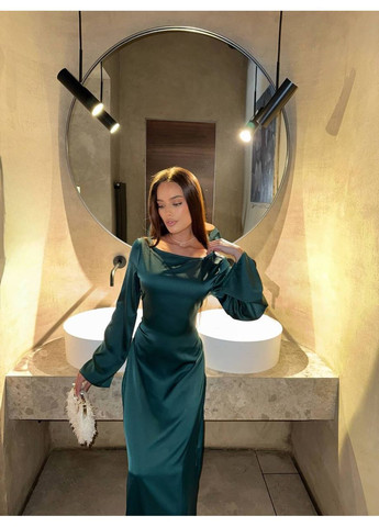 Зеленое вечернее шелковое платье макси зеленого цвета 35375 а-силуэт Fashion однотонное