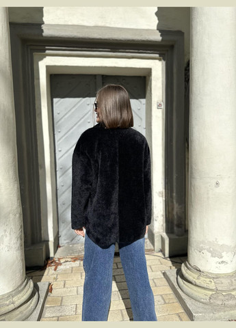 Черное демисезонное Пальто Mihos