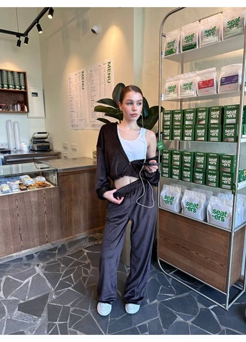 Женский легкий велюровый костюм с капюшоном GB016 серого цвета 00630 No Brand (398296315)