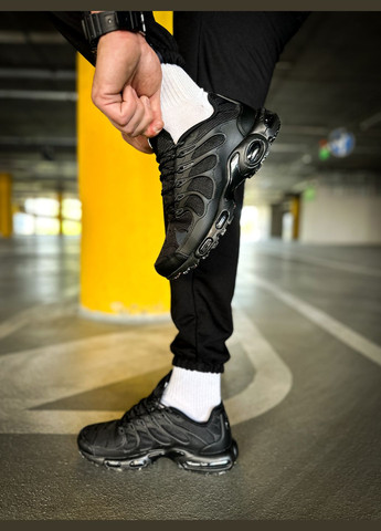 Черные всесезонные кроссовки мужские и женские nike air max tn plus terrascape black | найк аир макс тн плюс черные No Brand