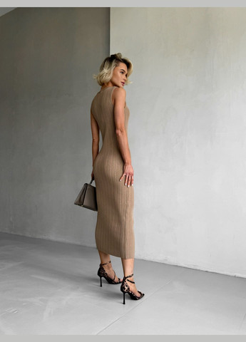 Темно-бежева сукня в'язана Larionoff однотонна