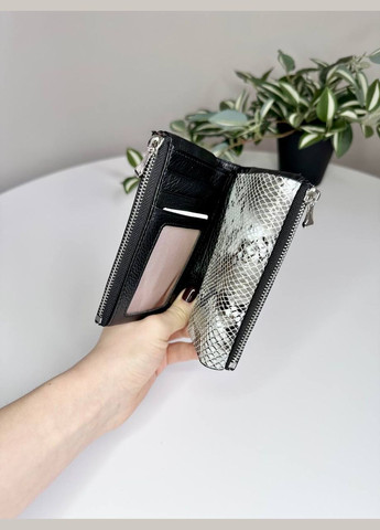 Женский кожаный кошелёк среднего размера на магнитах Classic (314815682)