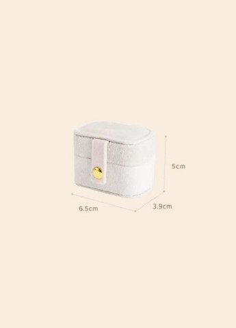 Компактна оксамитова скринька для ювелірних виробів зручна у транспортуванні. Червоного кольору No Brand (279410669)