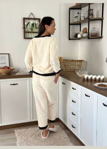 Молочная всесезон элегантная махровая пижама с пуговицами и карманами кофта + брюки No Brand