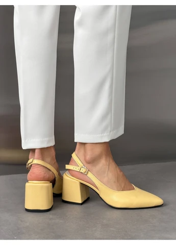 Желтые элегантные босоножки No Brand