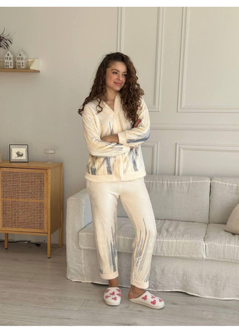 Біла піжама кремового кольору з абстрактним принтом із м’якого велюру. домашній костюм бежево-кремовий велюровий з малюнком. No Brand