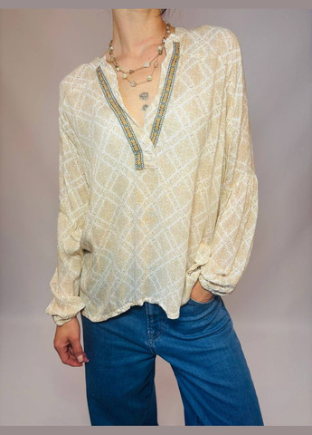 Бежевая блузка Cream